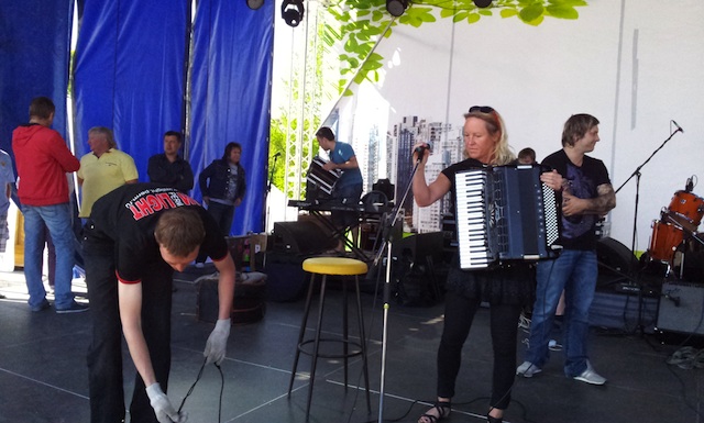 in Berezniki/Russland mit Smokie den soundcheck geteilt